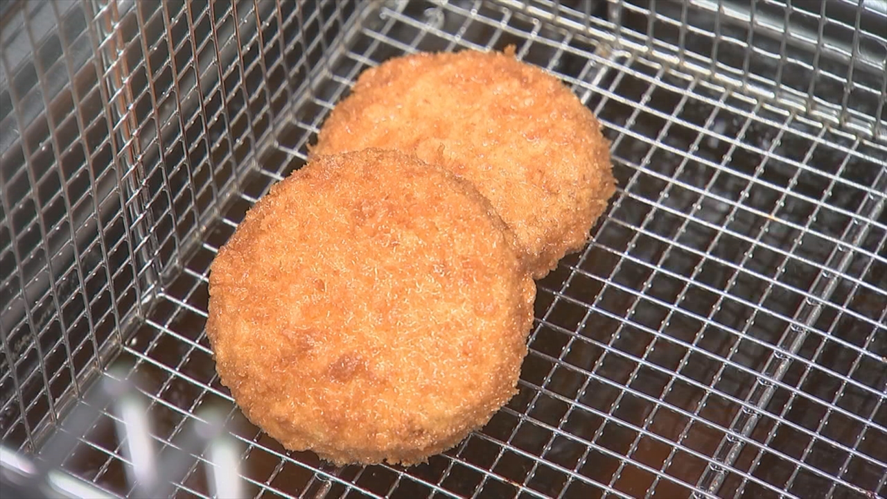 ローソン 旨みあふれる牛肉メンチ