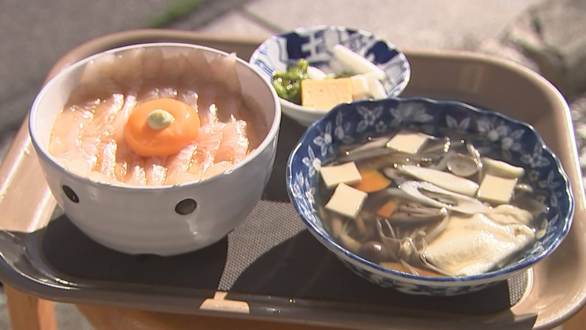 ヒラメの味もしっかり感じられる漬け具合、身もぷりっぷりと三宅アナも河合さんもご満悦。