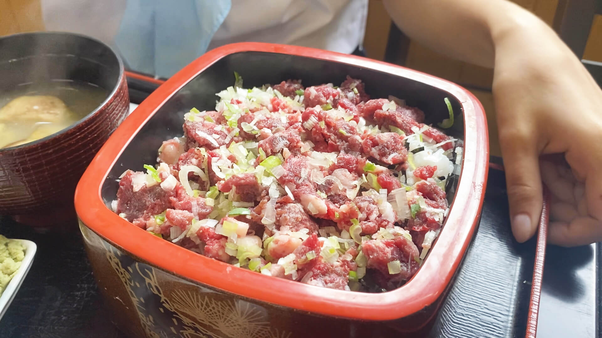 馬トロ丼 1,320円(税込)